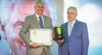 Caiado é homenageado em Brasília e destaca avanços do transporte público em Goiânia